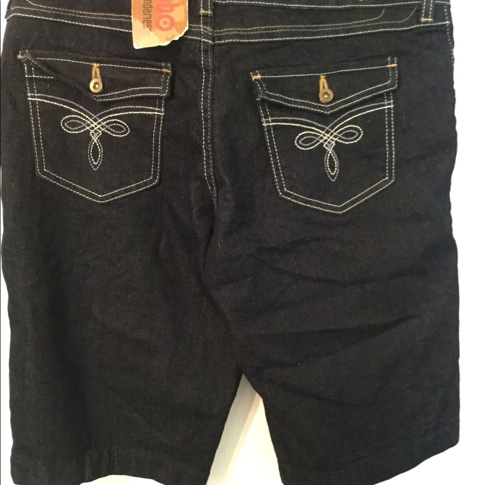Shorts - Picture 2 of 3
